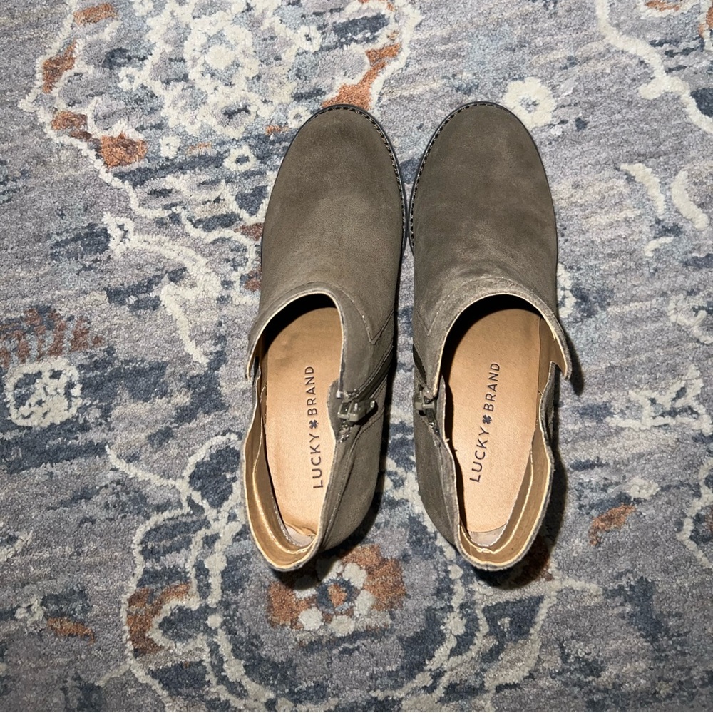Lucky Brand dark olive wedges